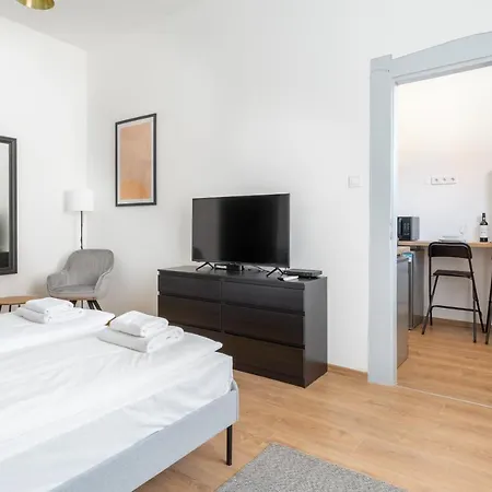 And Cozy In The Jewish Quarter