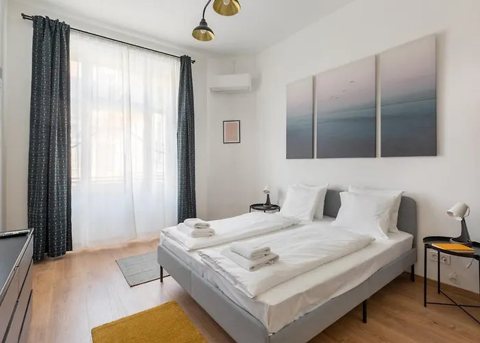 And Cozy In The Jewish Quarter